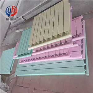 UR3006-500鋼鋁復(fù)合暖氣片構(gòu)造(壽命,年限,優(yōu)點(diǎn))-裕華采暖